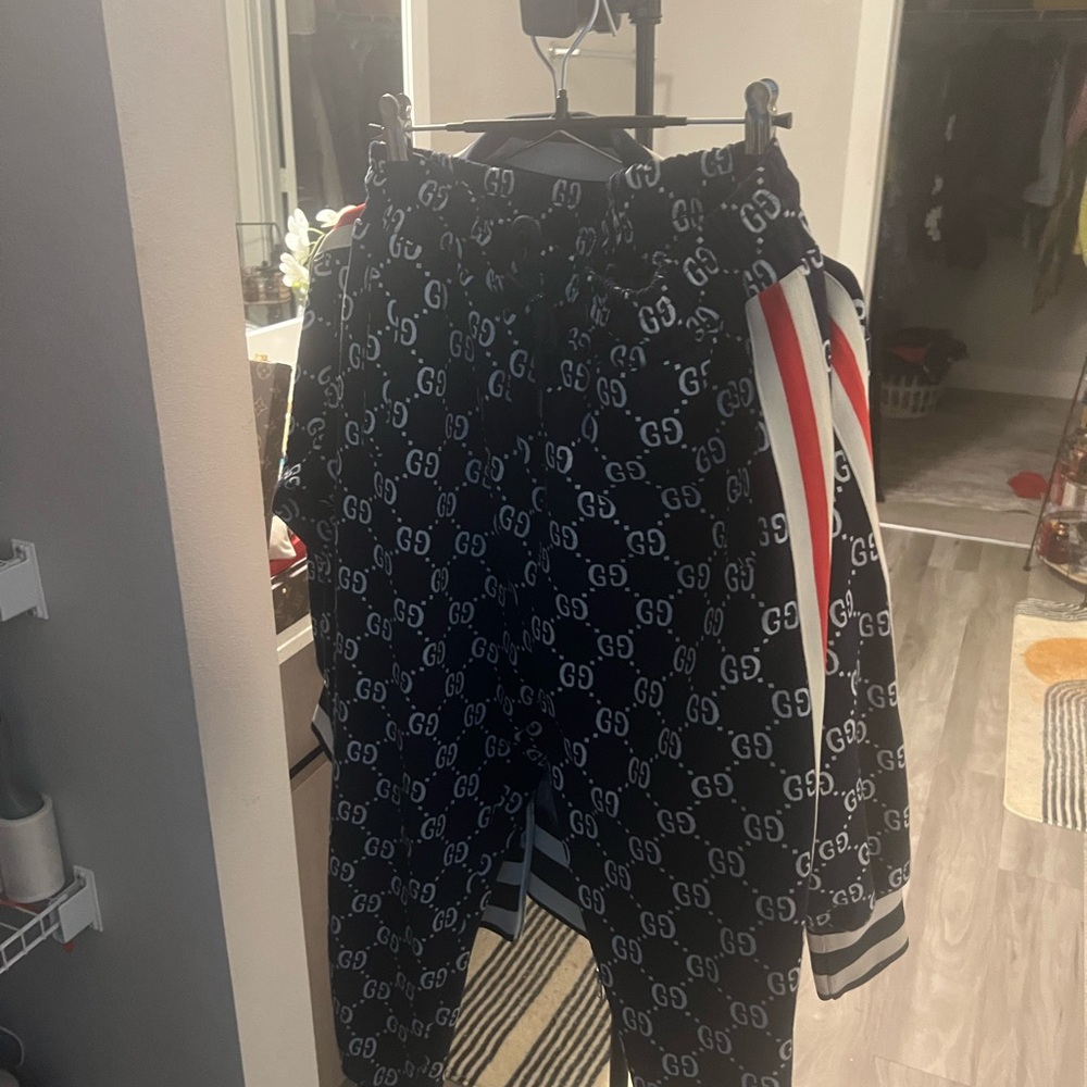 Gucci Monochrome GG Logo Jacket - Picture 6 of 7
